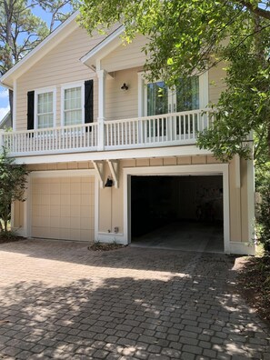 Exterior detail - Cute As A Button, Plenty Of Space And Very Easy Walk To Beach (Santa Rosa Beach)