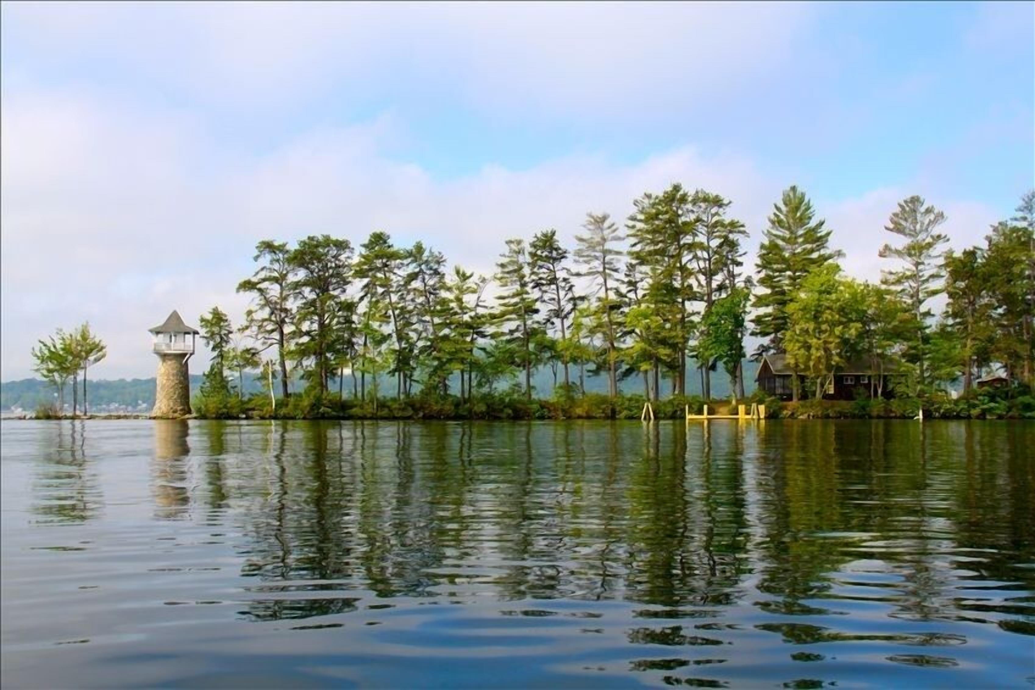 10 Best Lakefront Cabins Near Lake Winnipesaukee, New Hampshire