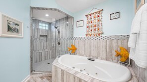 Bathtub, towels
