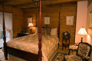 3 makuuhuonetta, työpöytä, silitysrauta/-lauta, ilmainen Wi-Fi