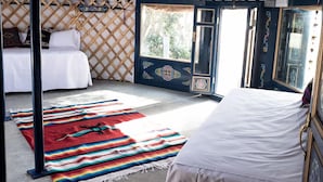 Deluxe Bungalow, Private Bathroom, Lagoon View (Yurtas) - Wakana Lake Glamping (Benalup-Casas Vieja)