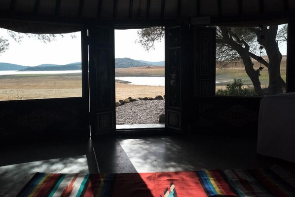 Bungalow Deluxe, baño privado, vista a la laguna (Yurtas) | Cunas