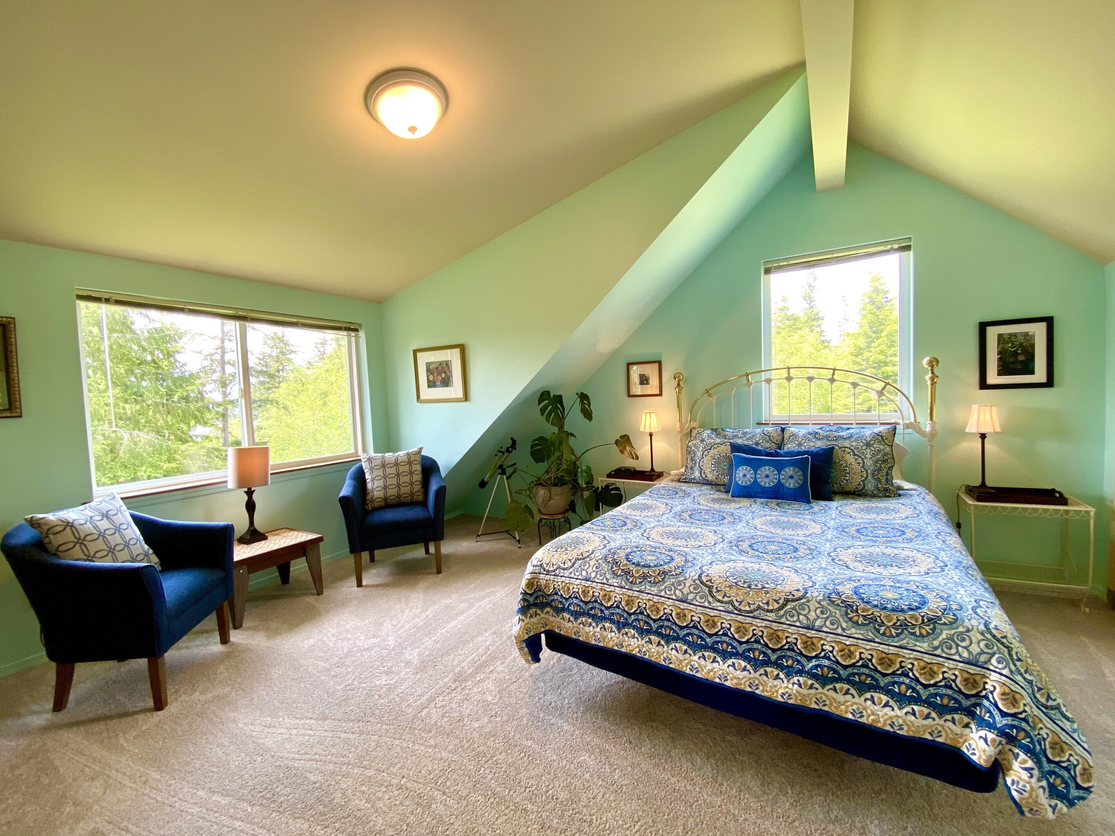 Saratoga Guest Cottage.  Quiet & Tranquil Hideaway, Mountain & Ocean View