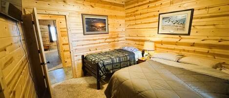 5 bedrooms, free WiFi, bed sheets