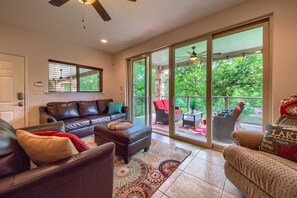 Condo, 3 Bedrooms | Living area
