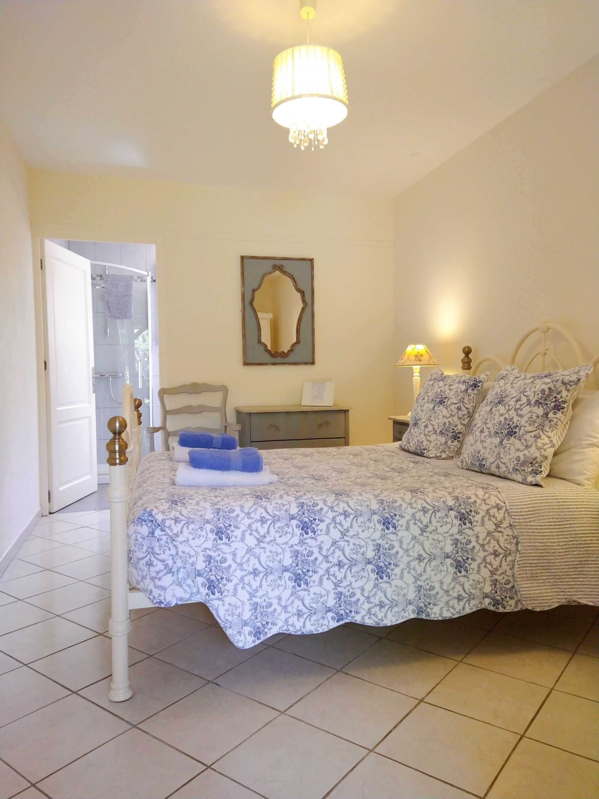 Photo - La Colline - Chambre d'hôtes - B&B