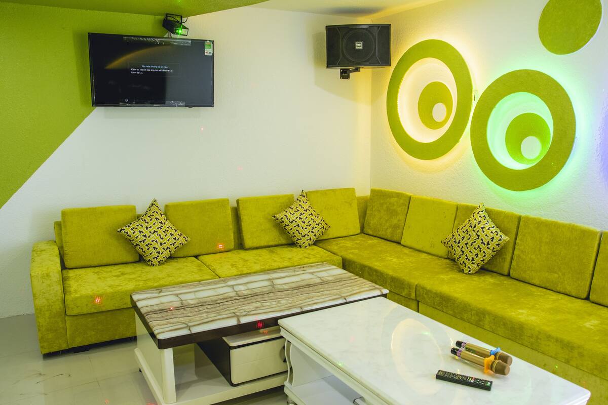 karaoke room