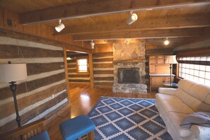 Téléviseur connecté, foyer, jeux vidéo, lecteur de DVD