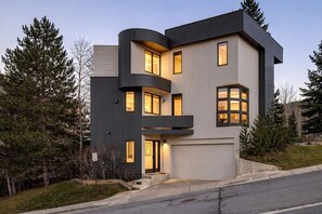 Maison, 4 chambres | Extérieur