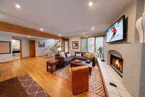 House, 4 Bedrooms | Living area | Smart TV - 1382 Empire Mountain Ski Home 4 Bedroom Home by RedAwning (Park City)