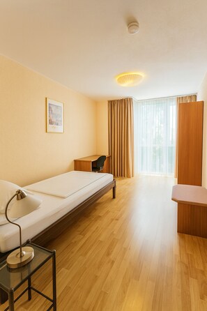 122 Apartment Madrid | Safe på rommet, skrivebord, strykejern/-brett og barnesenger (inkludert)