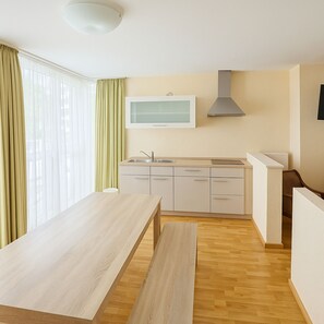 Apartment, 2 Bedrooms | Private kitchen - Apartments Atomis Hotel Düsseldorf City (Düsseldorf)