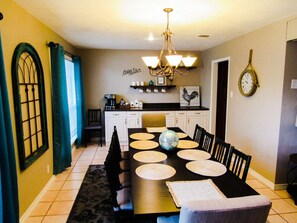 Dining - Escape it all! Private pool/hot tub. Top location! (San Antonio)