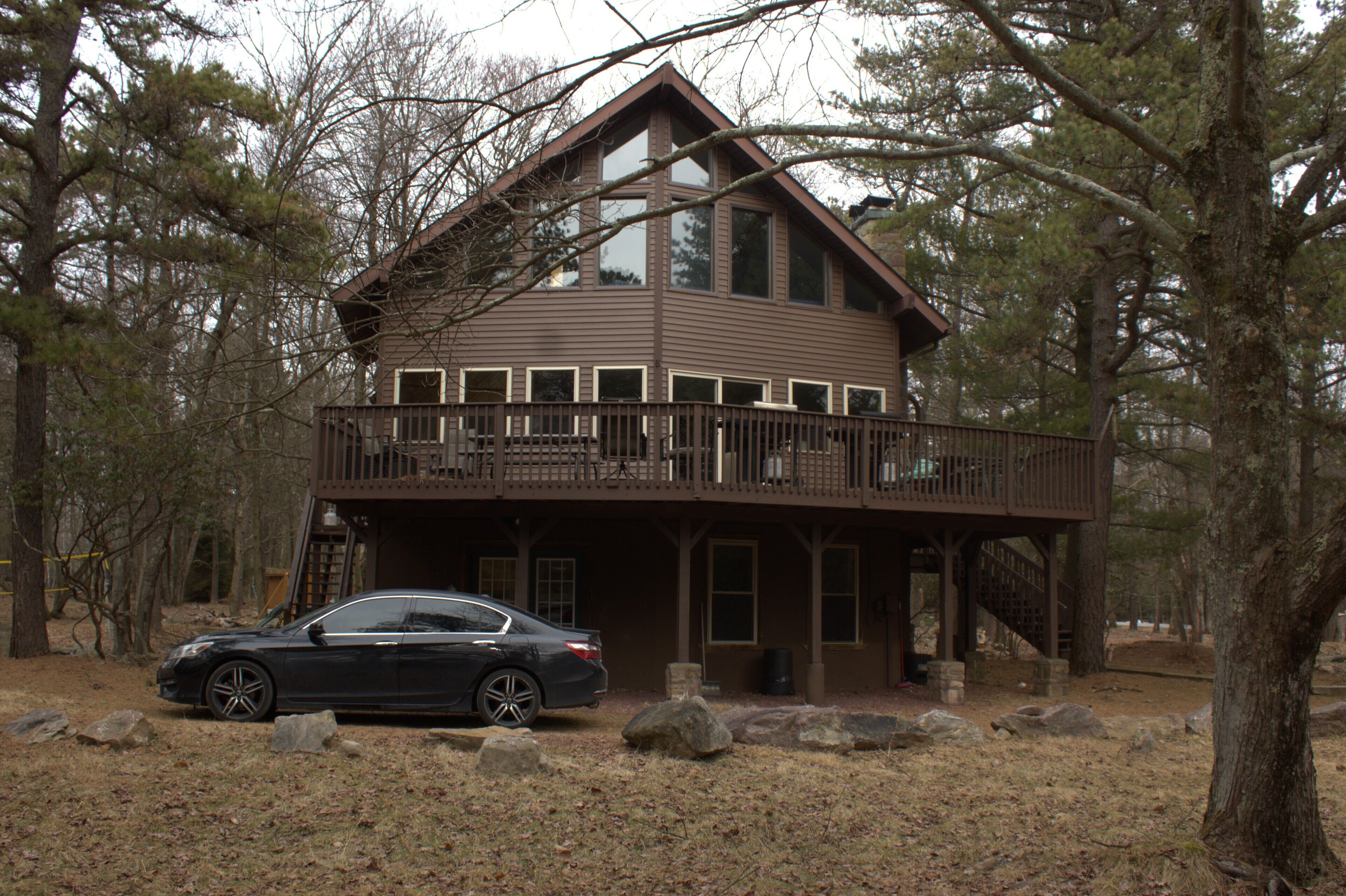 Beautiful chalet, fun w/family, friends in secluded location, ask discount 3+ Nt