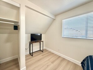 Interior - *2026 NEW remodel coming soon* Triton`s Castle Overlooking Beach and Bay! (San Diego)