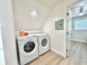 Interior - *2026 NEW remodel coming soon* Triton`s Castle Overlooking Beach and Bay! (San Diego)
