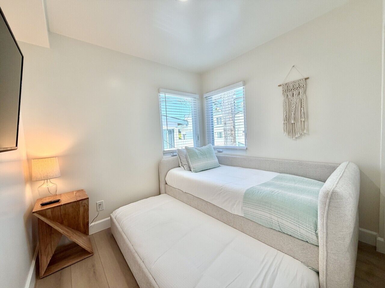 4 bedrooms, desk, iron/ironing board, travel crib