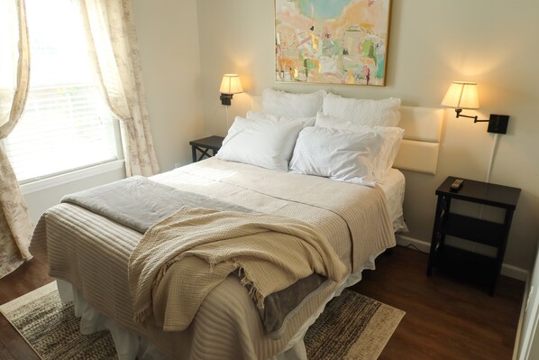 2 habitaciones, tabla de planchar con plancha, wifi y ropa de cama