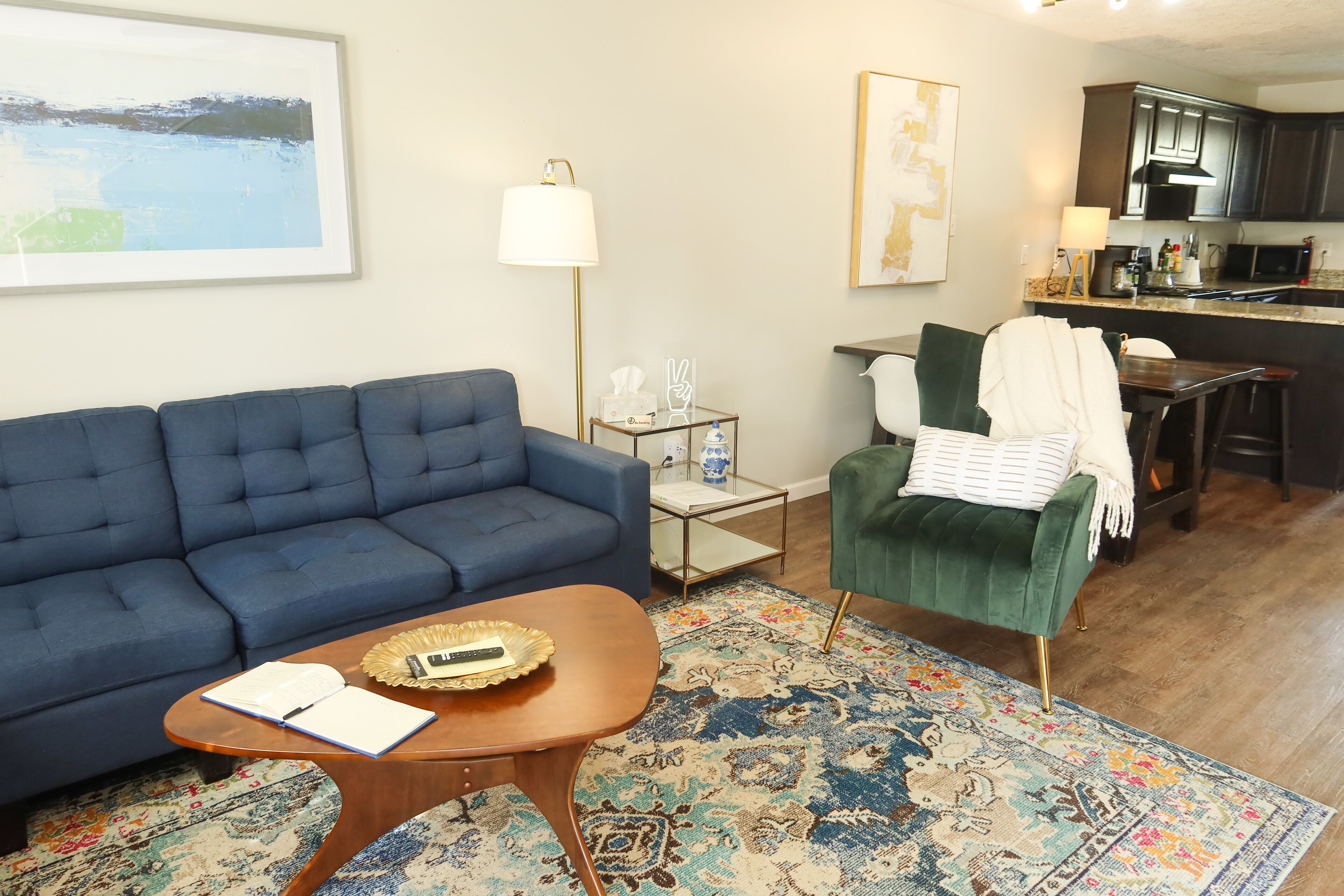 Discounted for weekend Lux 2 Bedroom 2.5 Bath Less Than 5 Miles to Casinos -511A