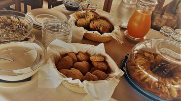 Colazione a base di specialità locali inclusa, servita tutte le mattine