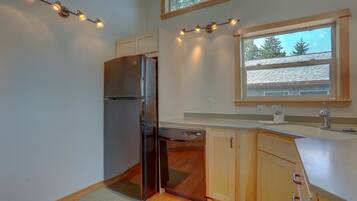 Hus, 4 soverom | Eget kjøkken | Kjøleskap, mikrobølgeovn, ovn og kokeplater