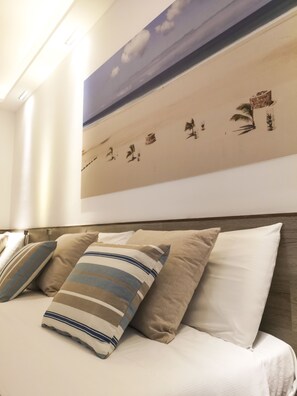 Deluxe Double Room | Minibar, in-room safe, desk, blackout drapes - Hotel Sobrado (Sal)