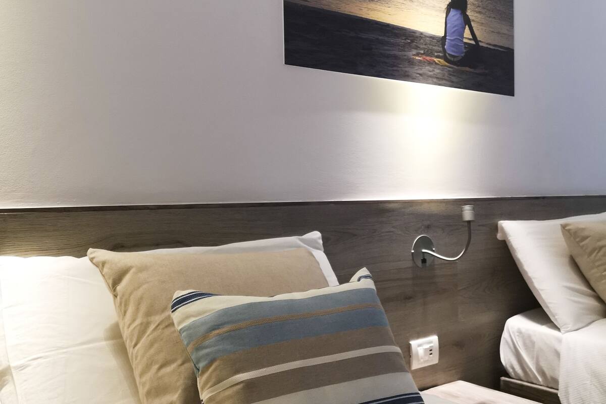 Deluxe Double Room | Minibar, in-room safe, desk, blackout drapes