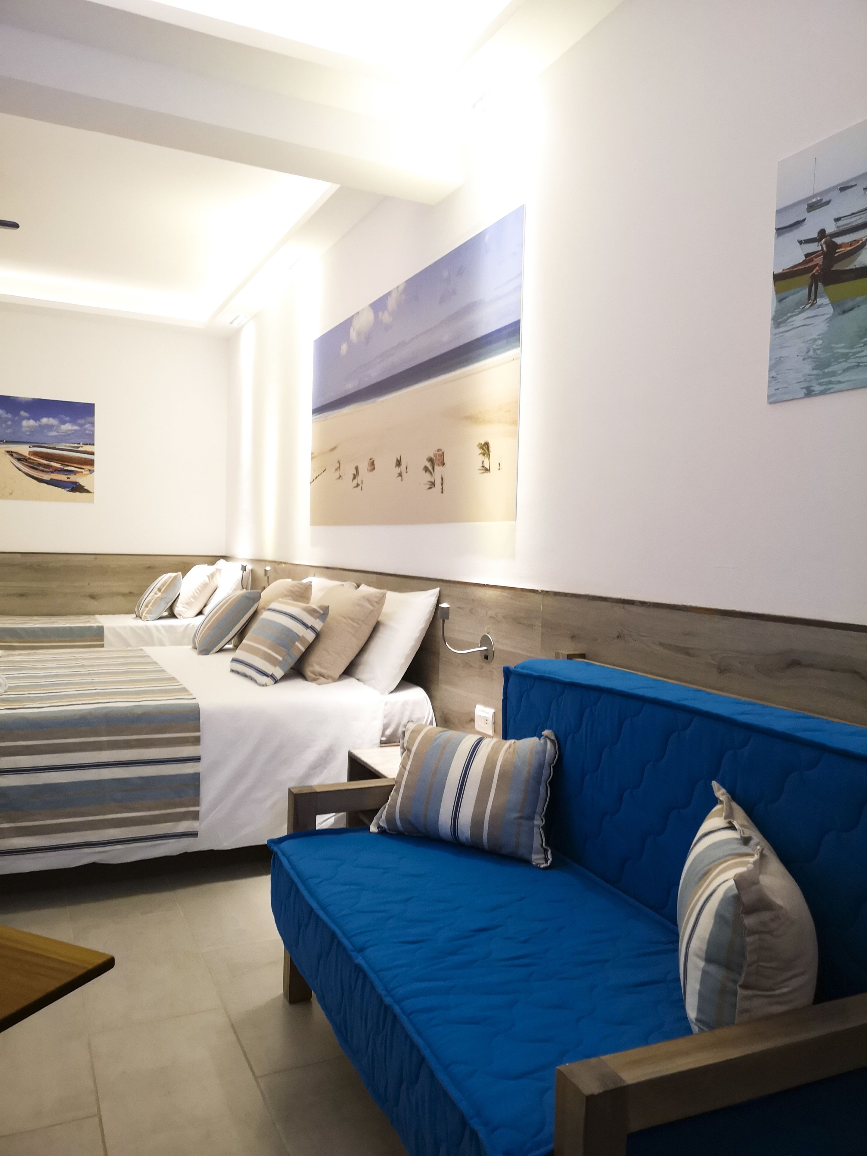 junior suite | 1 bedroom, minibar, in-room safe, desk