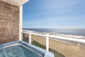 Outdoor spa tub - Oceanfront, Hot Tub, Pool - Pacific Rim Retreat (Lincoln City)