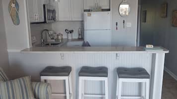 Fridge, microwave, dishwasher, coffee/tea maker
