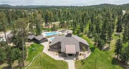 Big Sky, Garage Access, Hot tub, Wifi, Fully Paved Roads in New Development