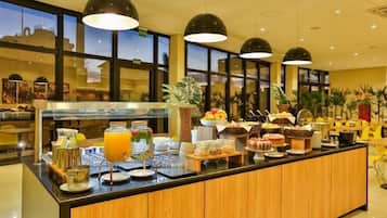 Petit déjeuner buffet compris tous les jours