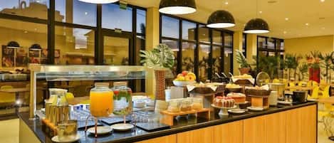 Bao gồm bữa sáng buffet hàng ngày