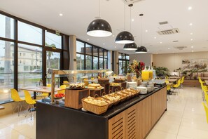 Tägliches inbegriffenes Frühstücksbuffet