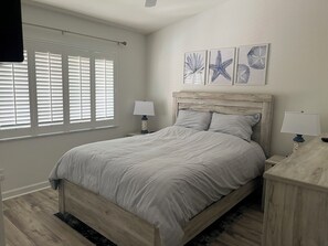 2 多间卧室、熨斗/熨衣板、免费 WiFi、床单