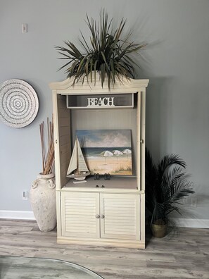 Interior - Gated Community/Lazy River/Pool/Tennis/Granite/Tile/Lanai with Kitchen (Naples)