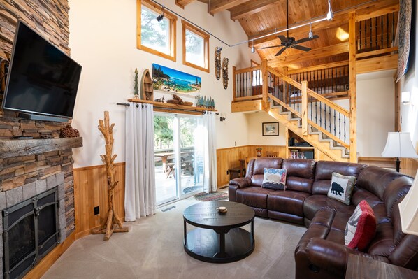 Télévision, cheminée