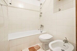 Apartment, 1 Schlafzimmer | Badezimmer