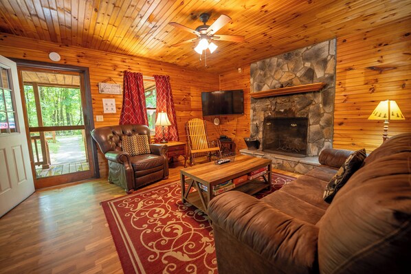 Smart-TV, peis og DVD-spiller