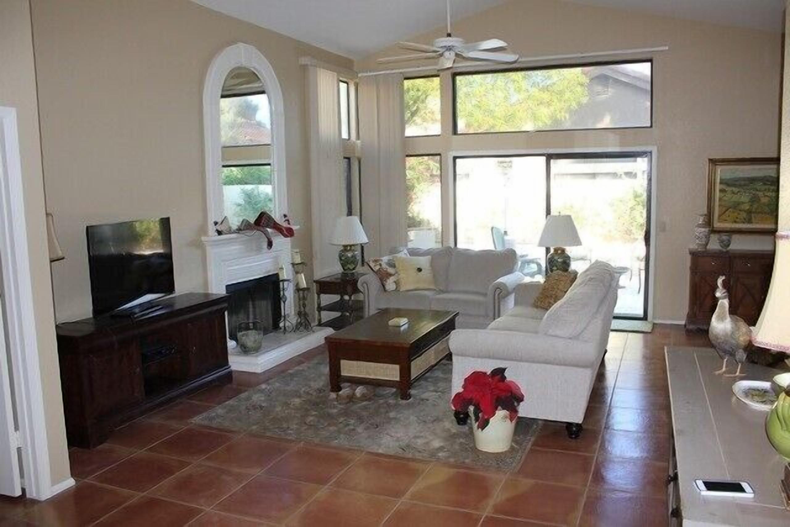 Beautifully Remodeled 2 Bedroom Private Home in Tempe; 15 min to ASU