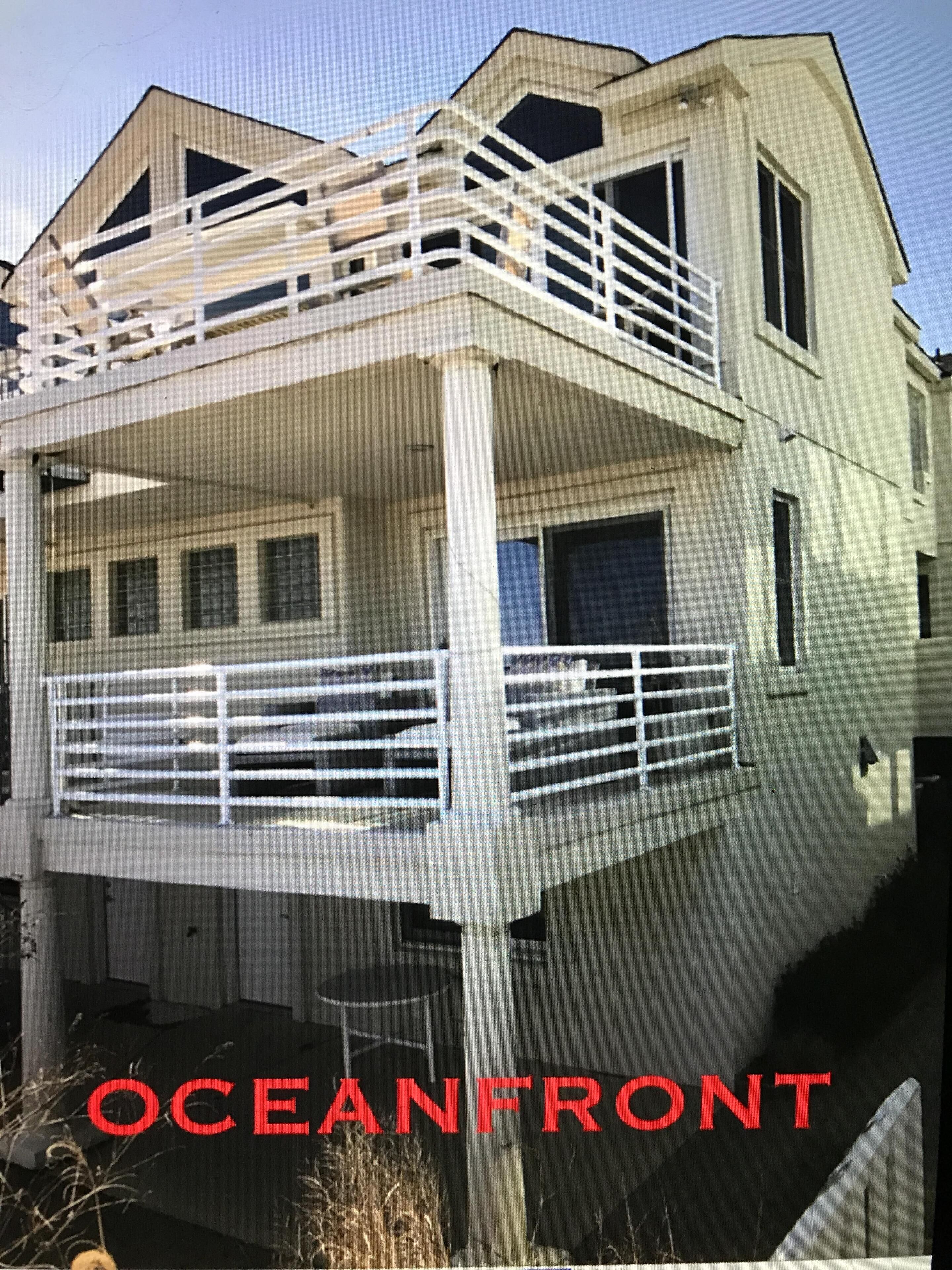 Oceanfront 6 bedroom 4 Bathroom Townhouse with Spectacular Views!