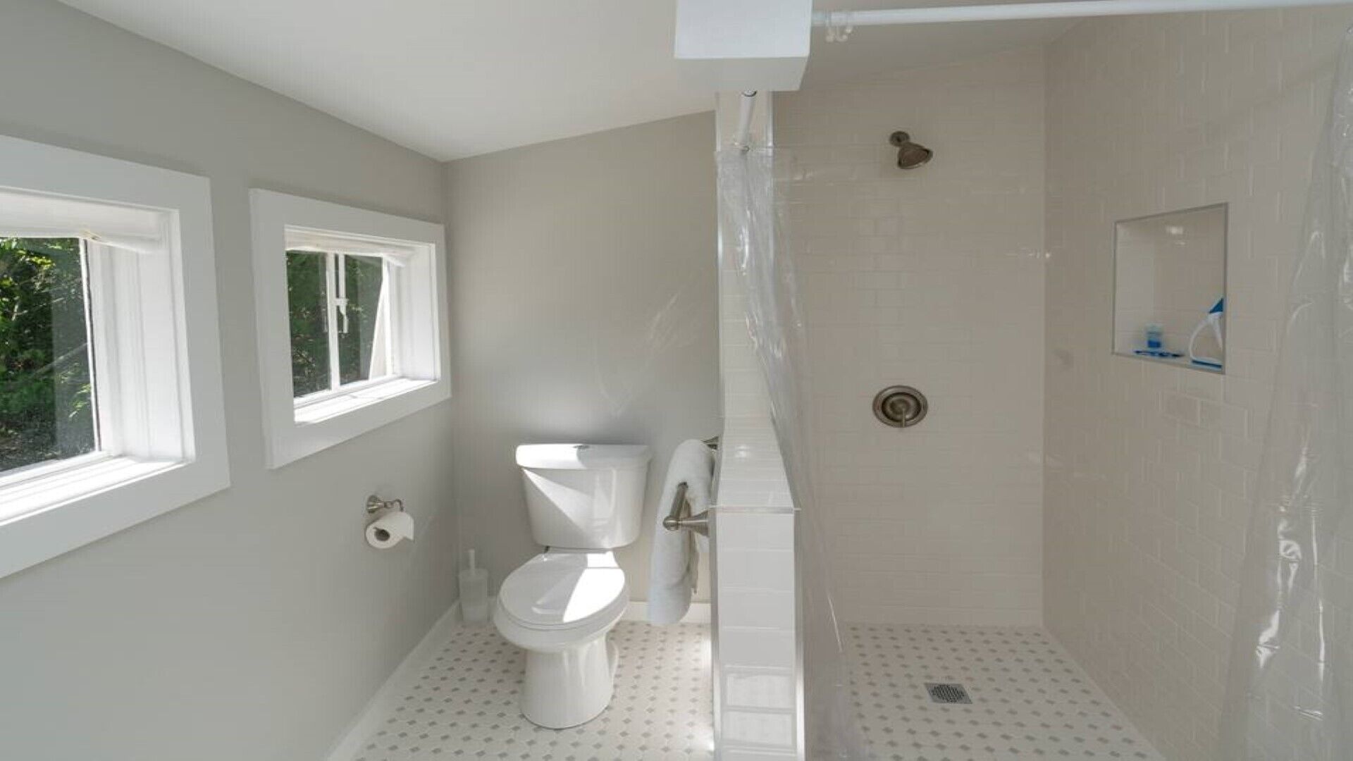 East Hampton 3BR/3BA house on private beach!  Amazing Harbor View!