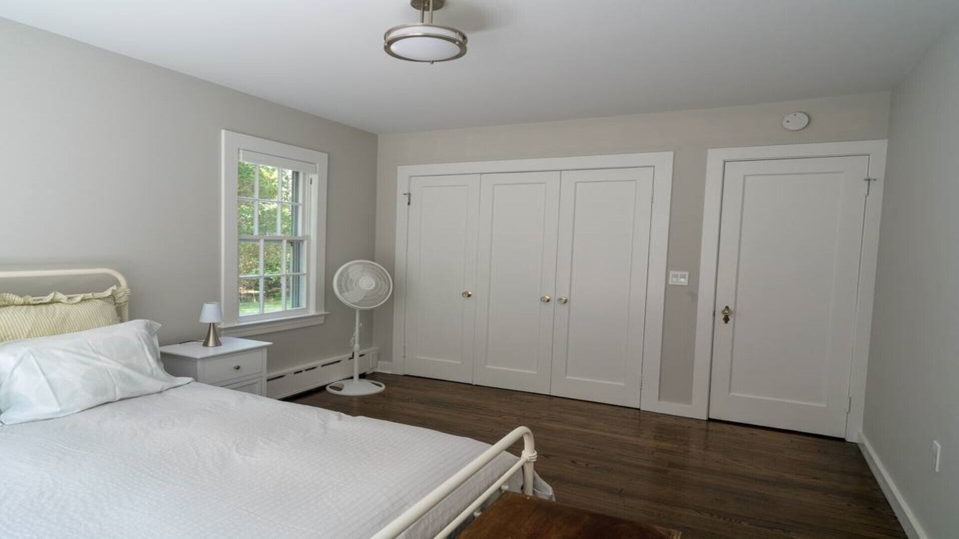 East Hampton 3BR/3BA house on private beach!  Amazing Harbor View!