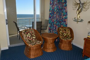 Interior - 15% off 3-7 thru Dec. 2 bedroom 2 bath oceanfront condo. 3 night min. (North Myrtle Beach)
