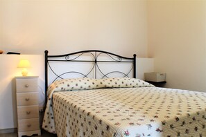1 bedroom, free cots/infant beds, travel cot - Appartamenti Val di Denari (Portoferraio)