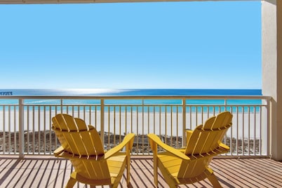 Awesome Tranquility | 🌊 Gulf-Front-Seasonal Beach Service-Pool-Hot Tub 🏖️