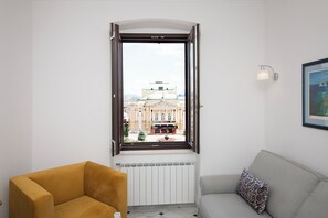 Interior - Rijeka Centre Theatre View - Stylish Apartment (Rijeka)