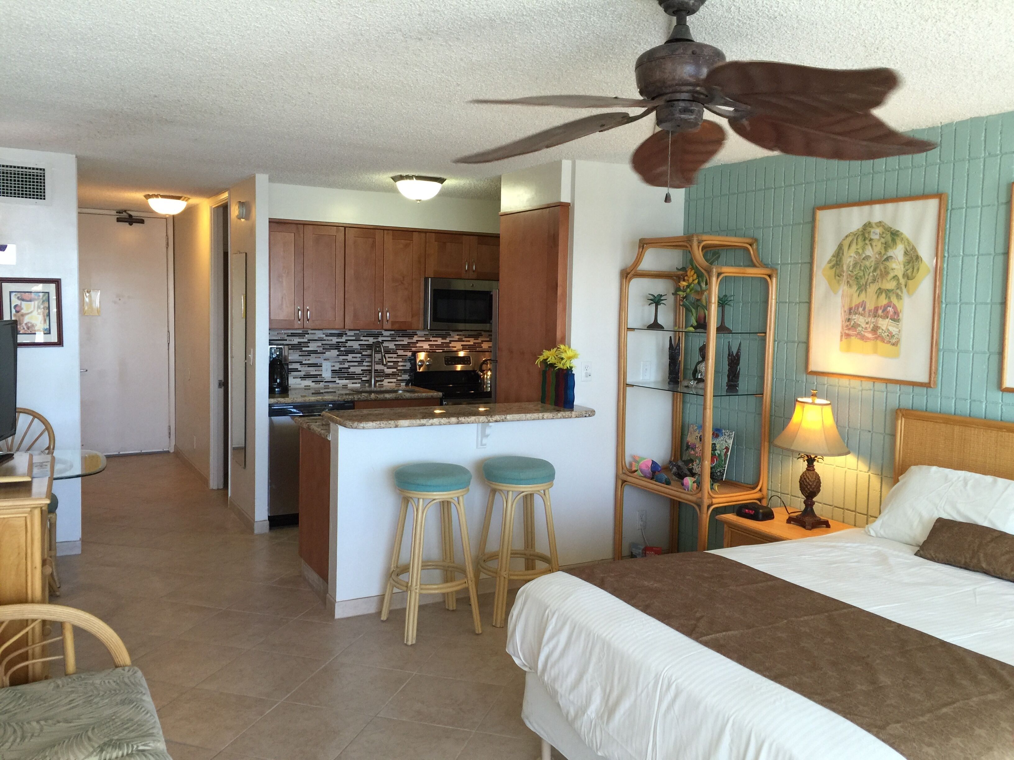 Premier Lahaina Ocean Front Studio with Fantastic Ocean View