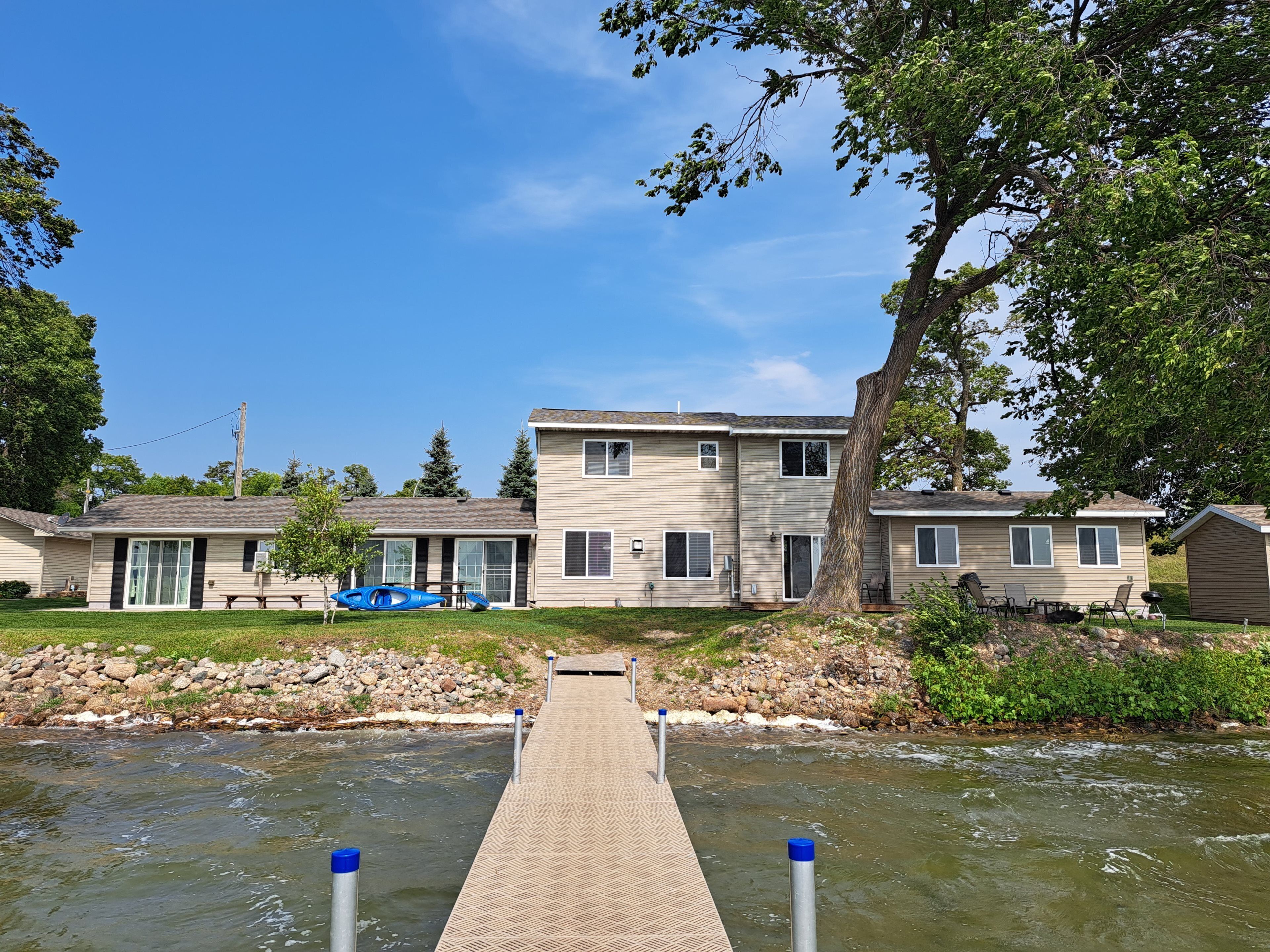 Lakeside Retreat on Lake Lida