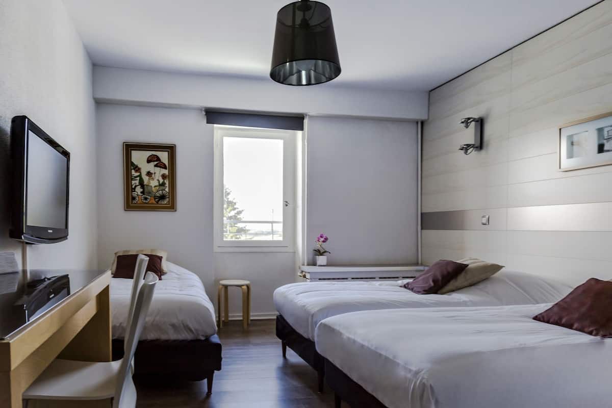 Twin Room | In-room safe, individually decorated, individually furnished, desk